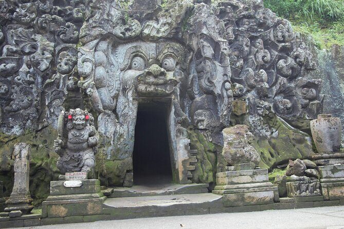 Full Day Kintamani Volcano View and Ancient Penglipuran Village - Tirta Empul Temple: sacred spring water and the idea of purification