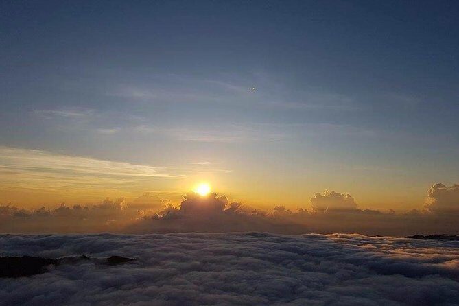 Mount Batur Sunrise Hike and Hidden Waterfall - Sunrise on top: breakfast tastes better when you earn it