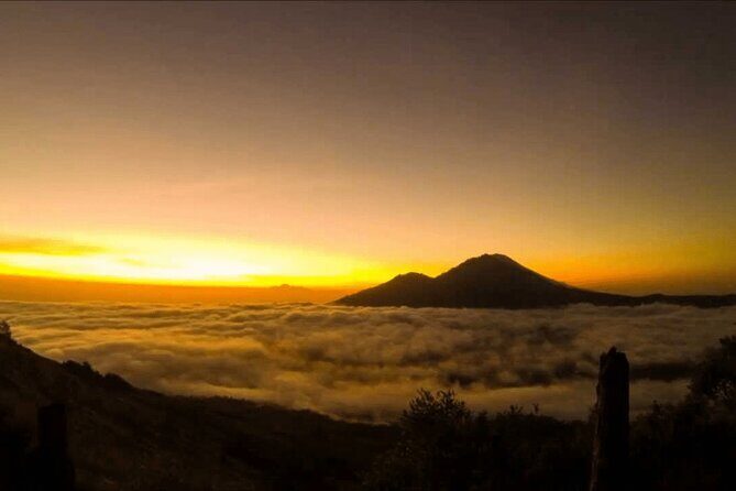 Mount Batur Sunrise Trekking Sharing Group - Watching sunrise from Mount Batur