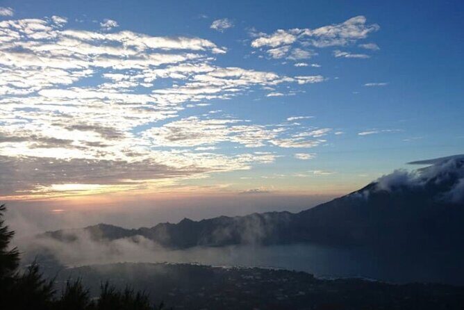 Sharing Mount Batur Sunrise Trekking Guide Pick Up and Drop Off - Sunrise at the Summit Crater and the Volcanic-Steam Breakfast