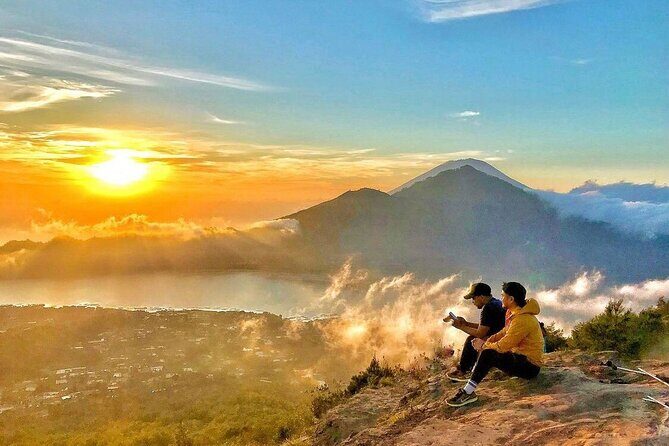 Sharing Mount Batur Sunrise Trekking Guide Pick Up and Drop Off - Toys Bungkah Start: A Safety Briefing Before You Climb