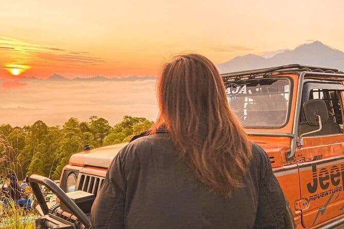 Sunrise + Jeep + Photographer - The 1,360m sunrise viewpoint: why the jeep timing matters